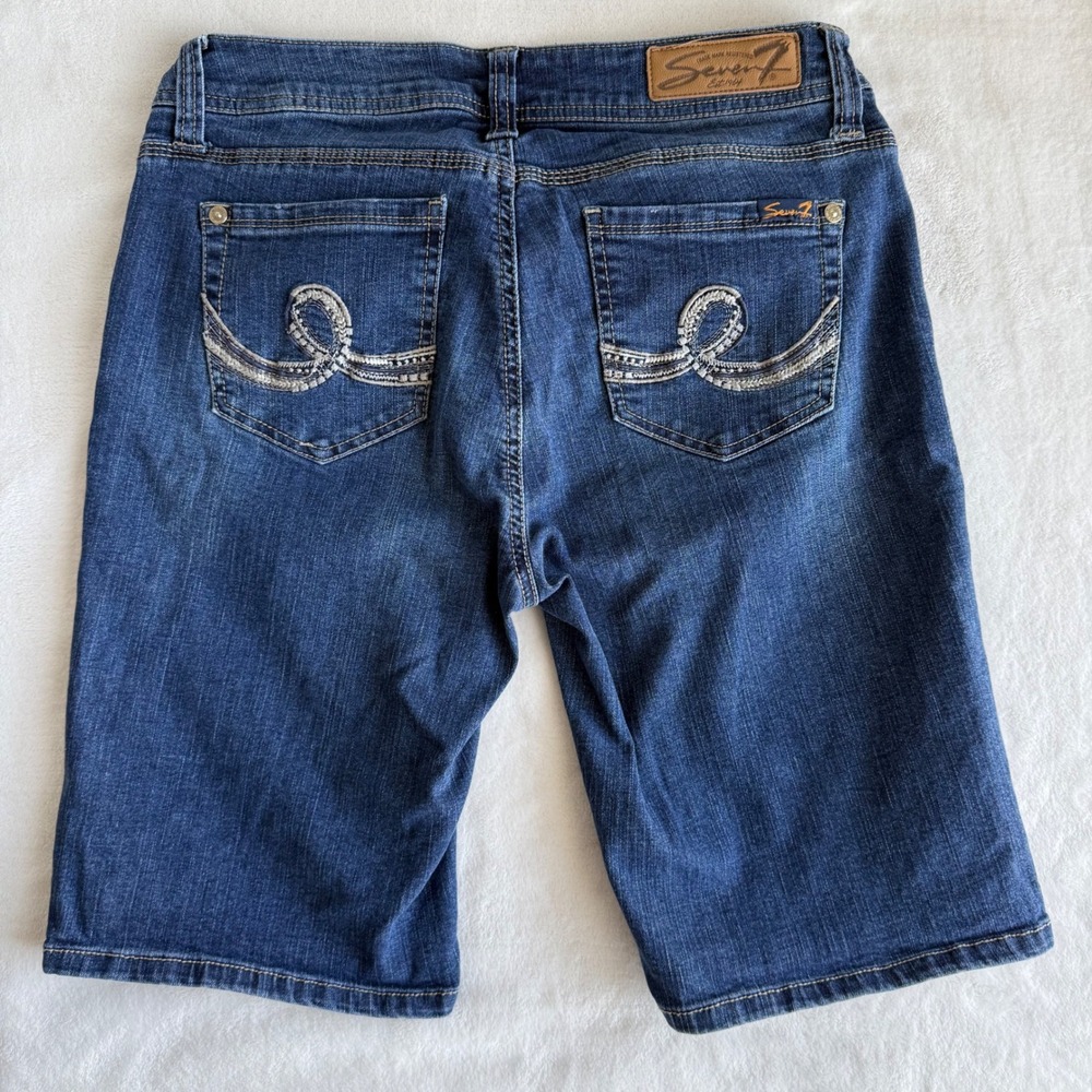 Seven 7 Women Mid Rise Bermuda‎ Denim Short Size 8 Jorts Embroidered Pockets